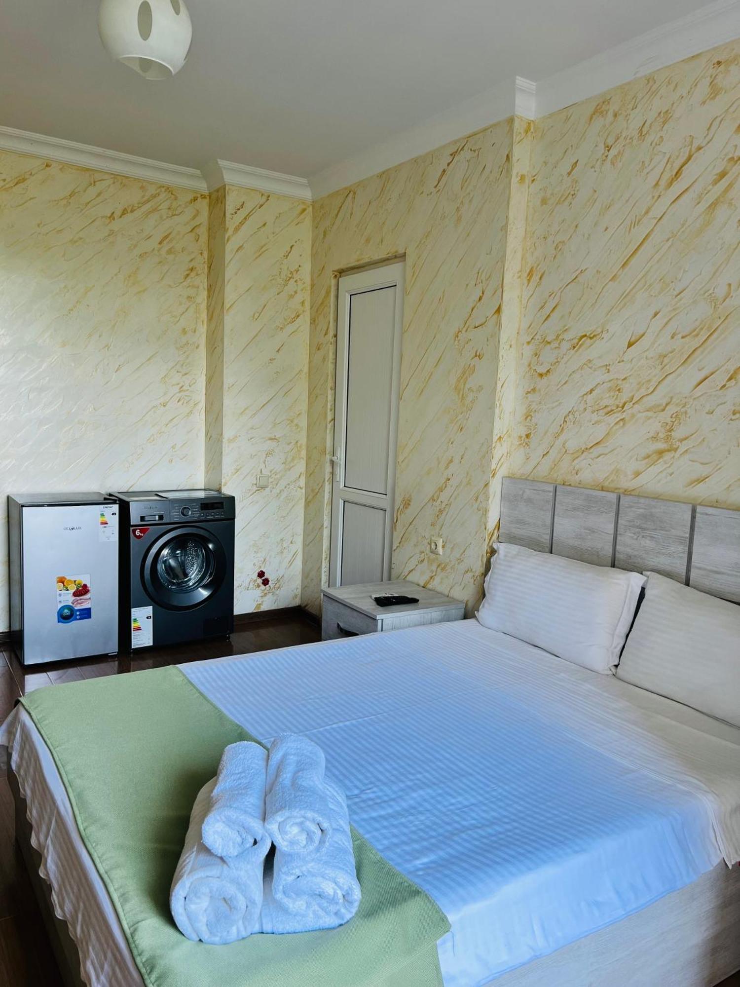 Apartments Nita บาทูมิ ภายนอก รูปภาพ