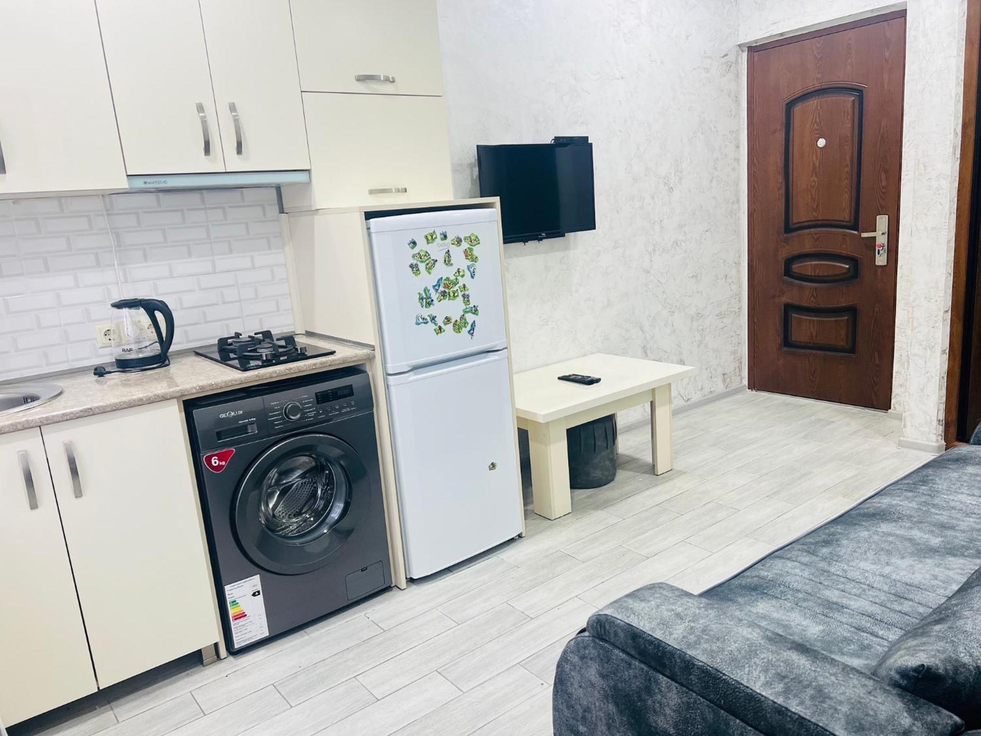 Apartments Nita บาทูมิ ภายนอก รูปภาพ