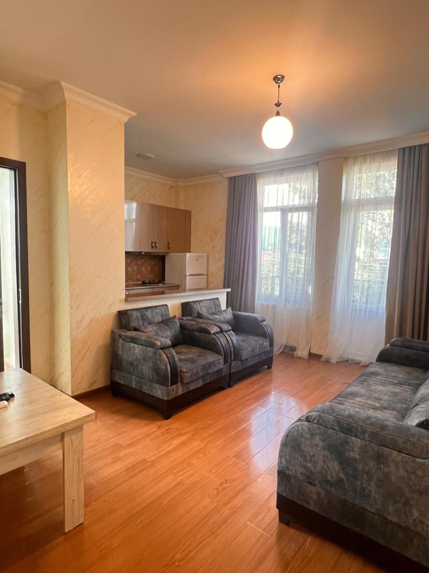 Apartments Nita บาทูมิ ภายนอก รูปภาพ
