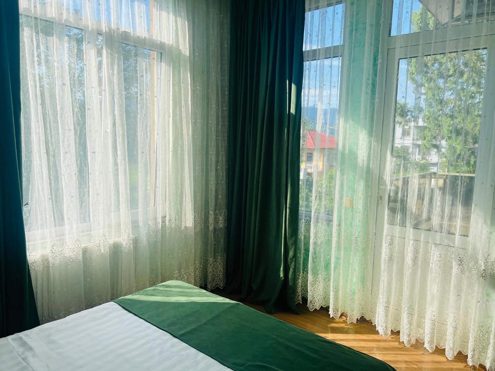 Apartments Nita บาทูมิ ภายนอก รูปภาพ
